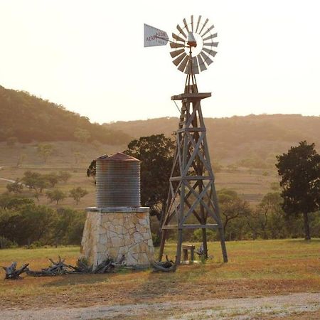 Last Outpost Bandera Ranch House Экстерьер фото