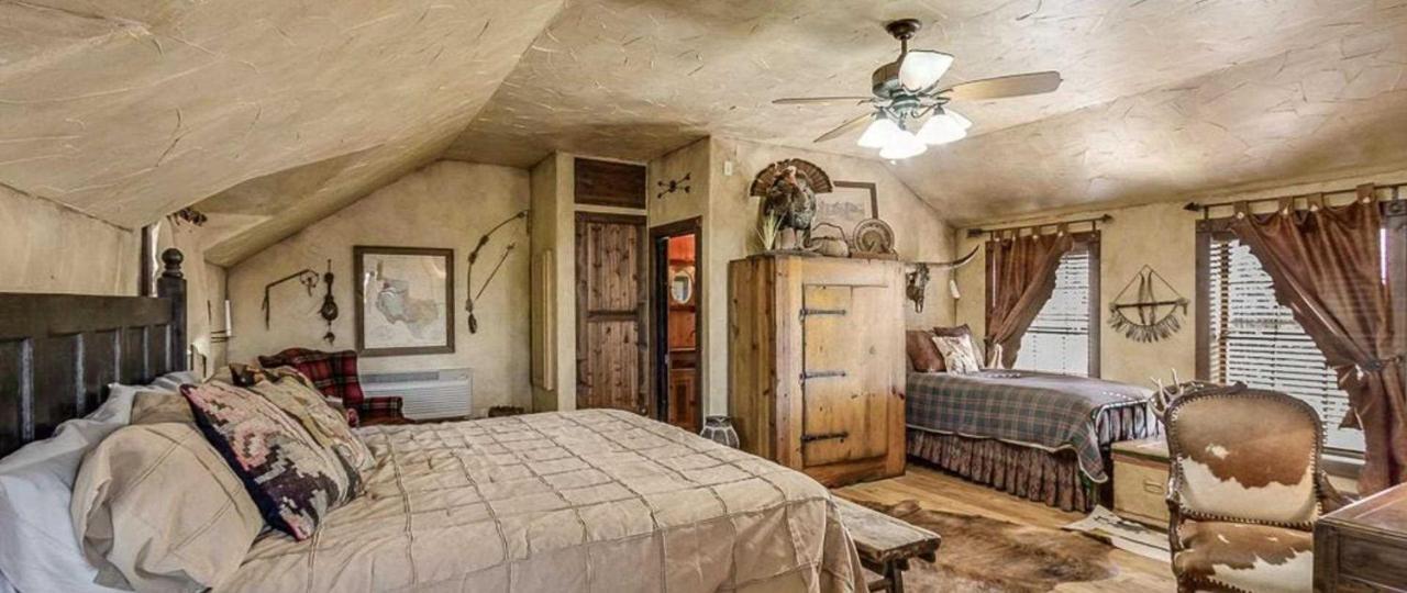 Last Outpost Bandera Ranch House Экстерьер фото